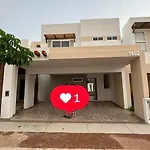 Espaciosa Casa En Playa Cerritos